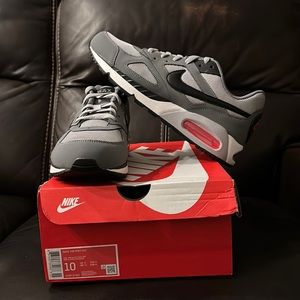 Nike Men's Air Max Ivo Wolf Grey